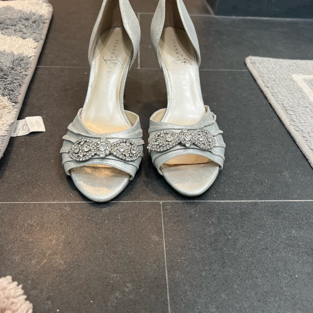Ivanka Trump stilettos worn 1 time size 9